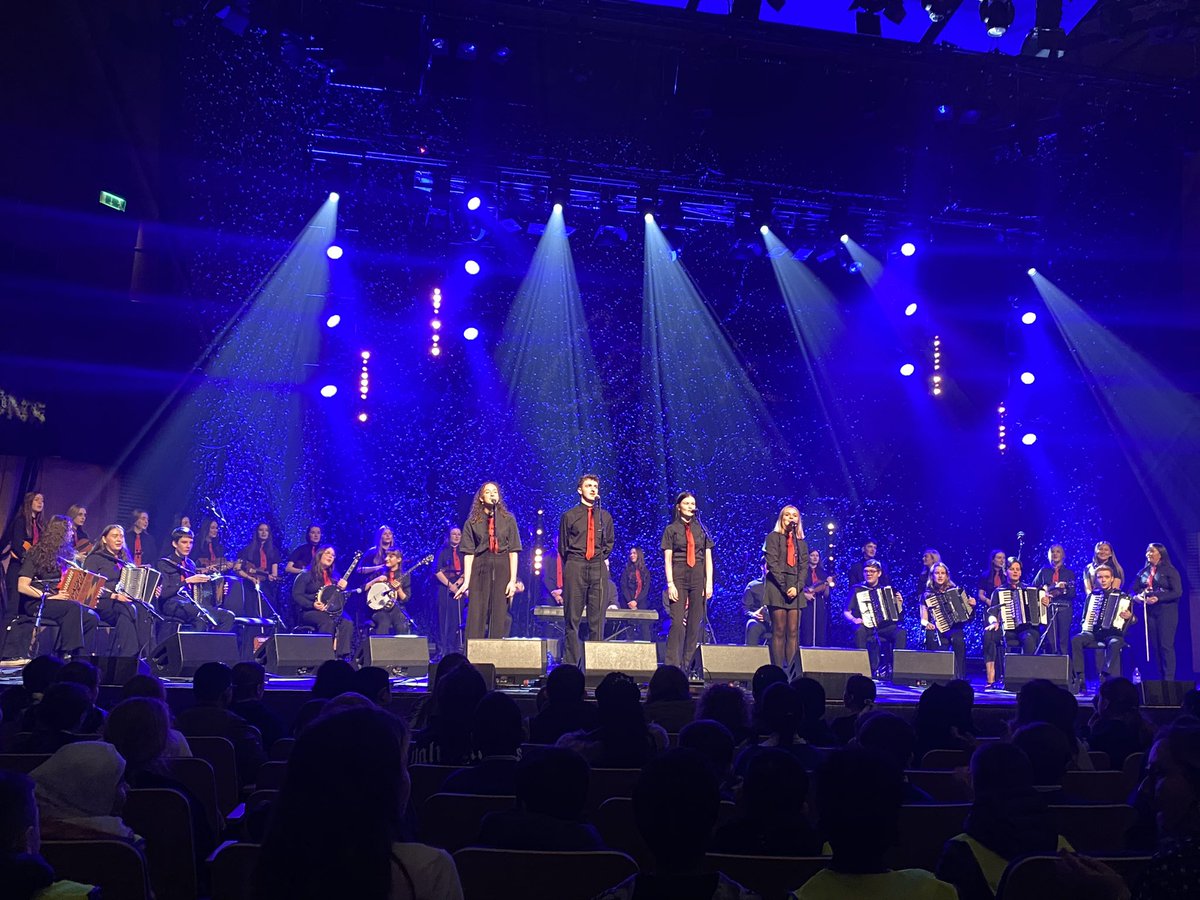 HermitagePrim's tweet photo. P6  had the best time today at Celtic Connections! We clapped, sang and danced!  @ccfest #CelticConnections https://t.co/9tqhUwUWkU