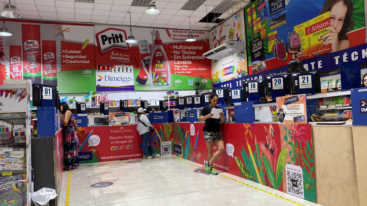 Llego marzo para mi..  empezamos con la lista de útiles para mi Gonzalo 
Por suerte ahora entregas la lista y te entregan todo ..