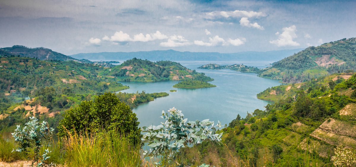 Exciting news from #Rwanda The @mtlgazette highlights the ultimate in nature travel at our Rwandan properties - @AkageraGame @EpicHotelSuites @KivuQueen @KivuMarinaBay . Discover how they blend luxury with the beauty of Rwanda's landscapes and wildlife: bit.ly/3OiBSHK