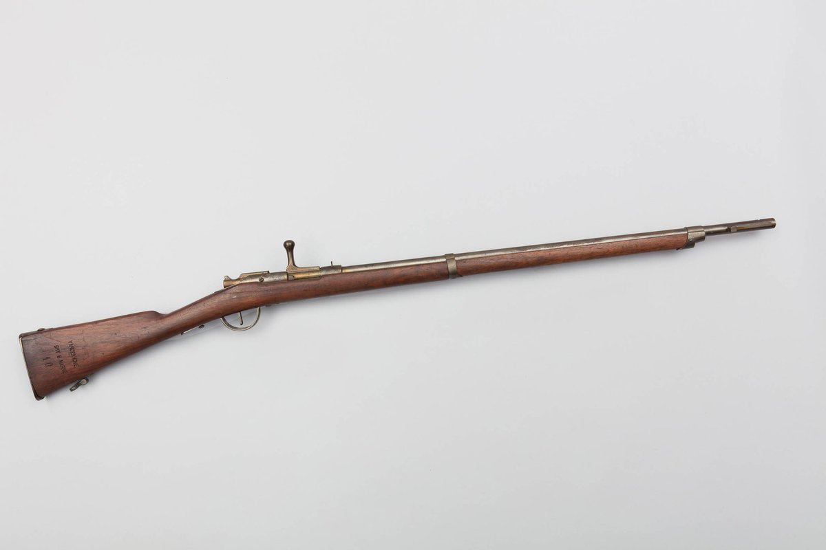 #Exposition #Sport🤸 Actuellement vous pouvez découvrir deux pièces issues de nos collections en visitant l'exposition "Faites du sport" aux <a href="/Archives_94/">archives_94</a> 😍. Elles évoquent le bataillon scolaire de #brysurmarne à la fin du XIXe siècle. 
👉archives.valdemarne.fr/agenda-et-mani…