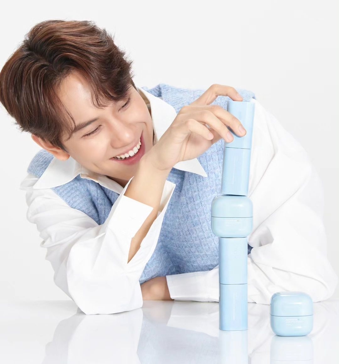 FernJirw's tweet photo. ตั้งใจเข้าShopeeไปซื้อฟิล์มทรศ. แต่ได้อะไรมาก่อน 🫣👇🏻แบบว่ามันขึ้นมาอะ แล้วเรารักพซต. คนหล่อ หน้าใส ไร้ริ้วลอย นุ่มฟู๊วววว คนนี้สุดๆ ก็รูดไปเลยซิคะ 🥹😂💸😎😏
#mynameisnanon
#LaneigeThailand
#WaterBank 🩵
#RadianCCream 🧡
#LaneigexNanonNamtanJan 💜 https://t.co/3YCze3q5l7