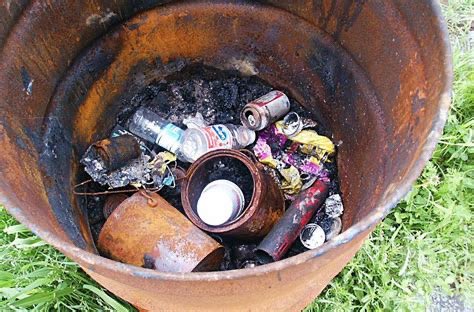 BelvedereFD7's tweet photo. ‼️Report Illegal Open Burning‼️
Please report illegal open burning of items such as tires, plastic, copper wire, and asbestos covered materials to the  appropriate Environmental Affairs Regional Office as soon as possible. SC DHEC #BVFDDist7 *link below* https://t.co/aiLzjIjHau