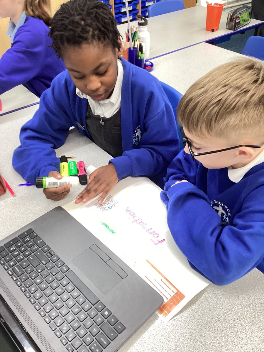 Boult_SP_H's tweet photo. Exploring Greek warriors today. We’re focusing on different areas such as hoplites, weaponry, battle formation and armour. #StPaulsHistory https://t.co/kTdSOPStZL