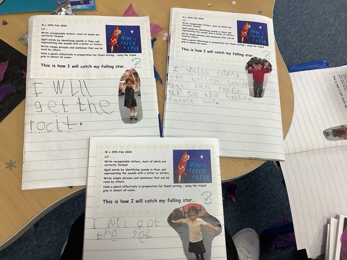 HasReception's tweet image. @OliverJeffers, we have been catching our own stars in @HasReception ⭐️ 🌌🚀🪜✈️

#EYFS
#EarlyWriting
#ReceptionWriting