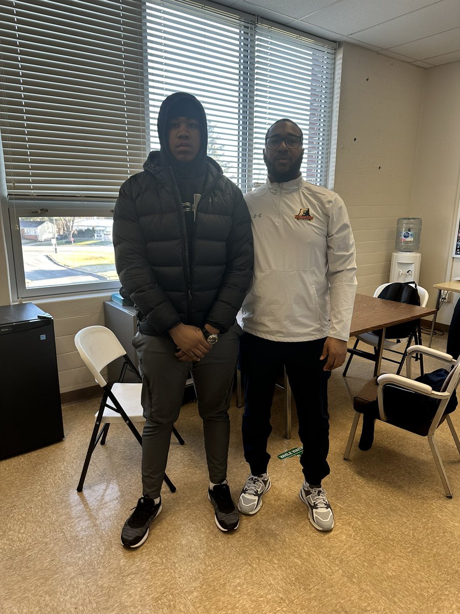 Had to check on my big dog💪🏾 can’t wait to get him in with <a href="/Coach_Faunteroy/">Ramal Faunteroy</a> and the gang