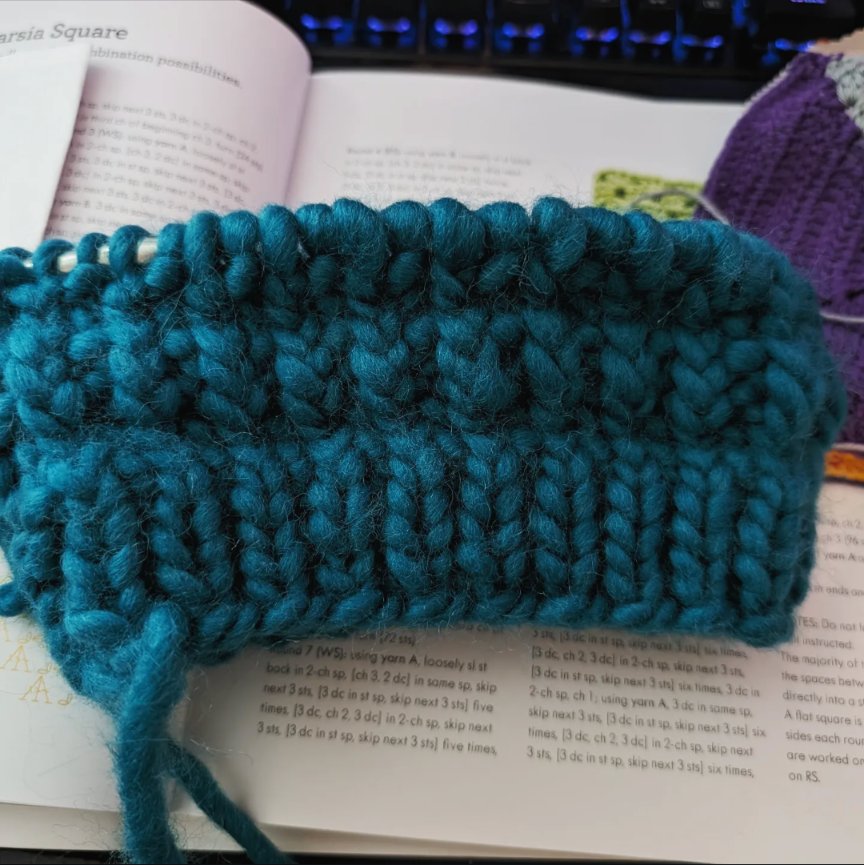Sometimes you work multiple things at once and progress happens when it happens and where it happens. Life of a crafter. Happy Thursday. #knitting #crochet #fibercrafts #hat #grannysquare #thursdayvibes