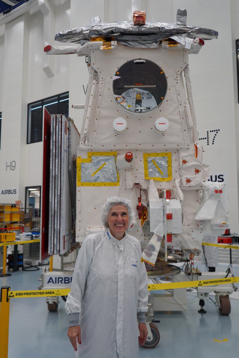 SimonettaCheli's tweet photo. New profile pic? 🛰️😍
Some photos from the #EarthCARE cleanroom @AirbusSpace🛰️
The Earth Cloud Aerosol and Radiation Explorer, or EarthCARE for short, was developed to shed new light on the complex interactions between clouds, aerosols and radiation within the Earth’s atmosphere https://t.co/kbuMqUsGii
