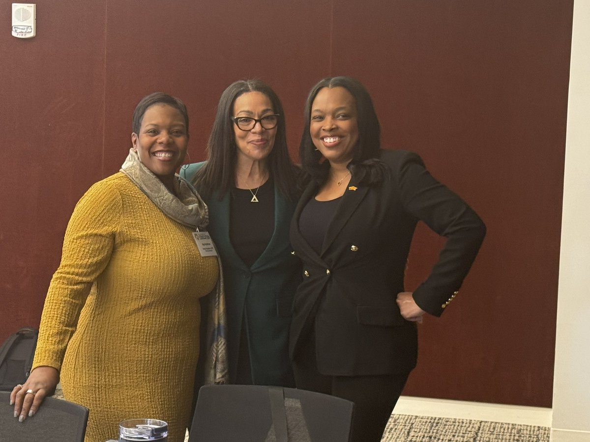 When you walk in and see these three powerful women, (former K12 CEOs of DC, Guilford NC, & Chicago) you know this session is going to be 🔥🔥🔥. Sorry for the stalker pic 😂😂@HendersonKaya @scontrerasPhD @janicejackson