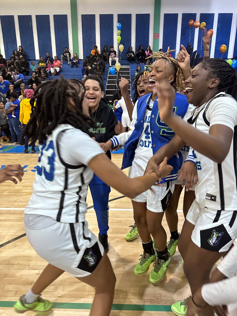 AthleticsCshs's tweet photo. Last night the Coral Springs High School Athletic Department honored our seniors here are a few of those memories. 🎓 https://t.co/PKJfMbGkBx
