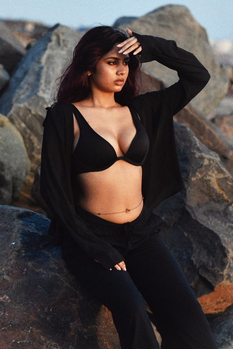 GFQhpQQbgAAAWCS?format=jpg&name=medium