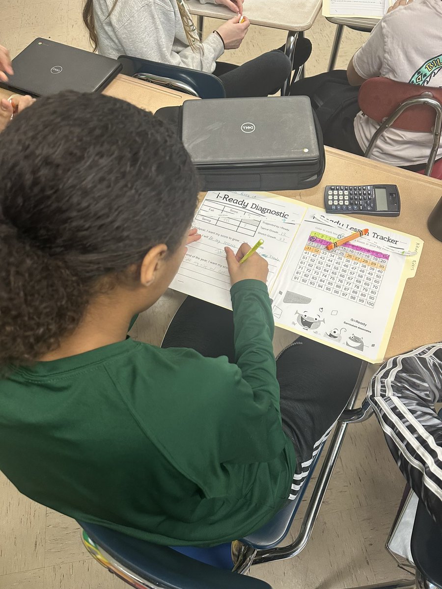 Mid year check-ins are happening in Ms Sammarco’s class as students monitor their progress towards their goals! @VMMSMustangs @MsMac_BTPS @BrickSupt