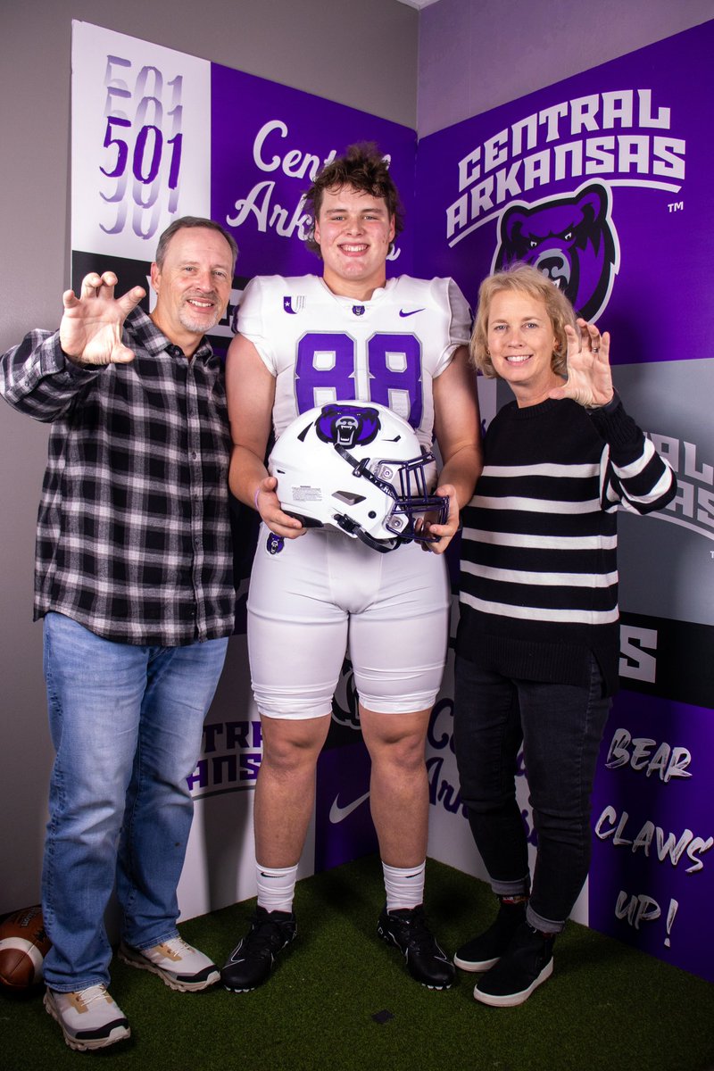 My official signing day is February 7th at 8:15 in the Bishop Kelley dining hall!! <a href="/BKCometfootball/">Bishop Kelley Football</a> <a href="/UCA_Football/">𝗨𝗖𝗔 𝗕𝗘𝗔𝗥𝗦 𝗙𝗢𝗢𝗧𝗕𝗔𝗟𝗟</a> <a href="/walkerashburn47/">walker ashburn</a> <a href="/NathanBrownUCA/">Nathan Brown</a> <a href="/coachjohnson126/">Jamar Johnson</a>