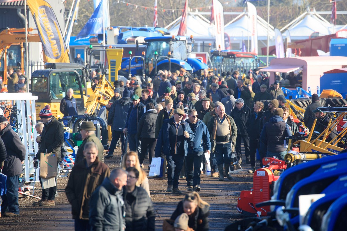 FarmersGuide's tweet image. *NEXT WEEK* The UK’s largest agricultural, construction and groundcare #machinery dealer event makes a welcome return for the 64th #DoeShow 👏

The show will take place from 6-8 Feb, jam packed full of incredible @ernestdoesons deals 🚜 See you there! 👋

mailchi.mp/farmersguide.c…