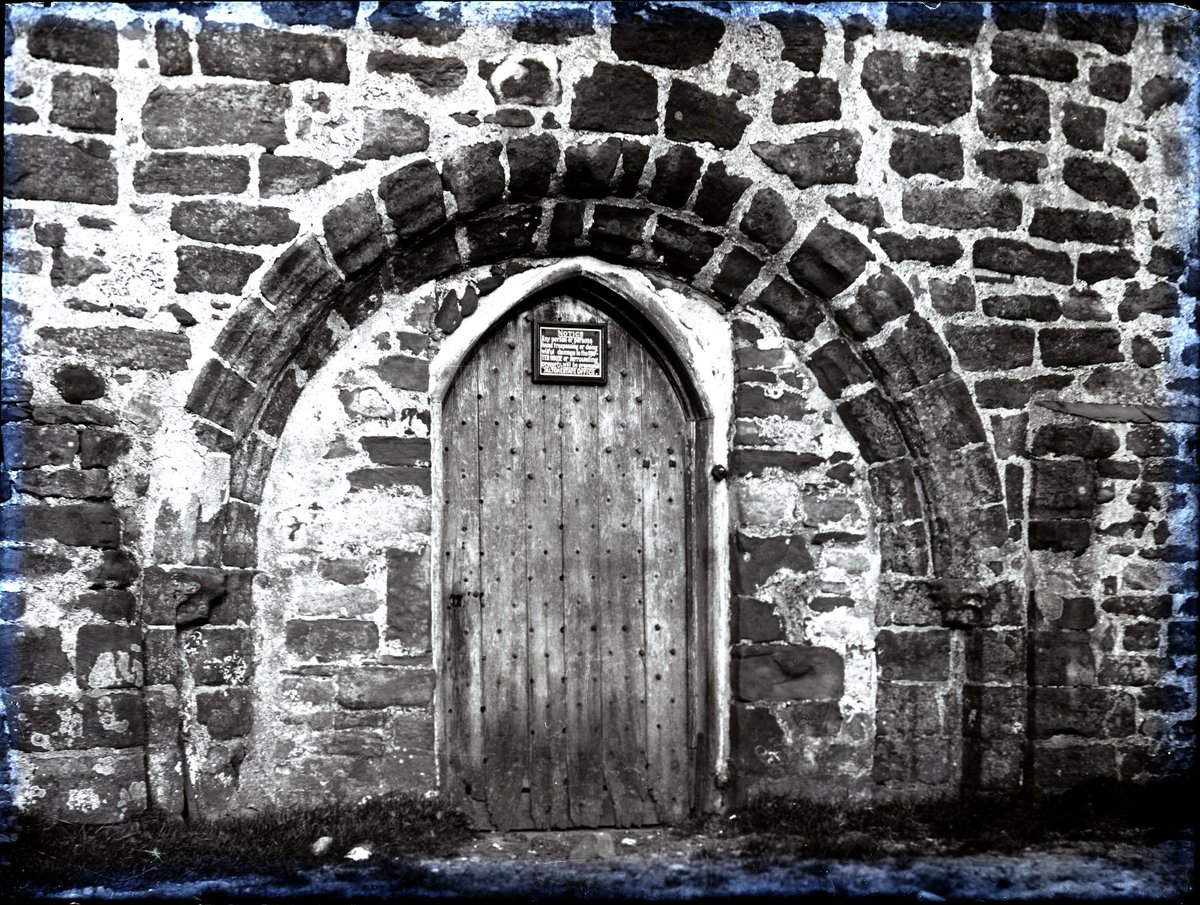 LancsArchives's tweet photo. For #AdoorableThursday, there's this little-used example in the Chapter House at Cockersand, near #Cockerham, used by a #mausoleum by the Dalton Family of #Thurnham (as in the square in #Lancaster), from one of our #uncatalogued glass plates.
The chair isn't contemporary https://t.co/3TZqp05Xwo
