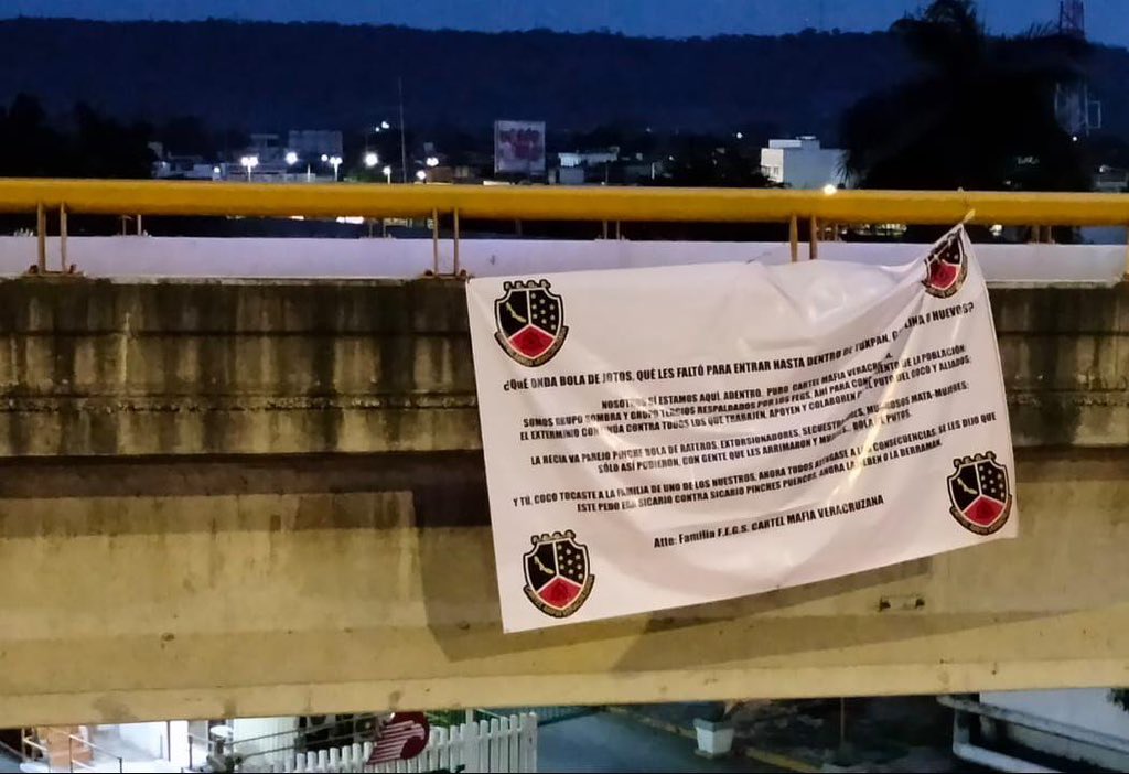 Mariner_55's tweet photo. #pozarica amanece en distintos puntos de la ciudad varias  mantas firmadas por el grupo sombra y tercios unidos contra el CJNG #tuxpan https://t.co/37q1JdX0XY