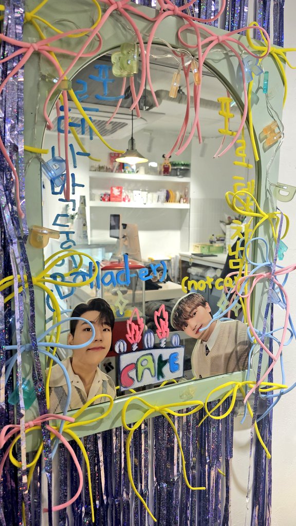 천재테너들 생일축하 기념 방문
할리할리〰️〰️‼️ 먹어줌 

#코알라와펭귄의생월파티
#서영택김성현_생월축하해
#퍼스트_페브러리_우리라는_기적
