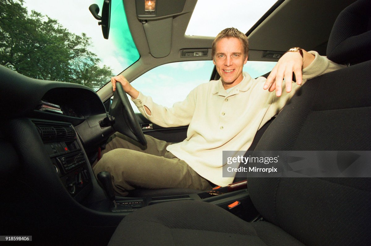 shitbritishpics's tweet image. Middlesbrough's Jan Aage Fjortoft with his Audi estate car (1995)