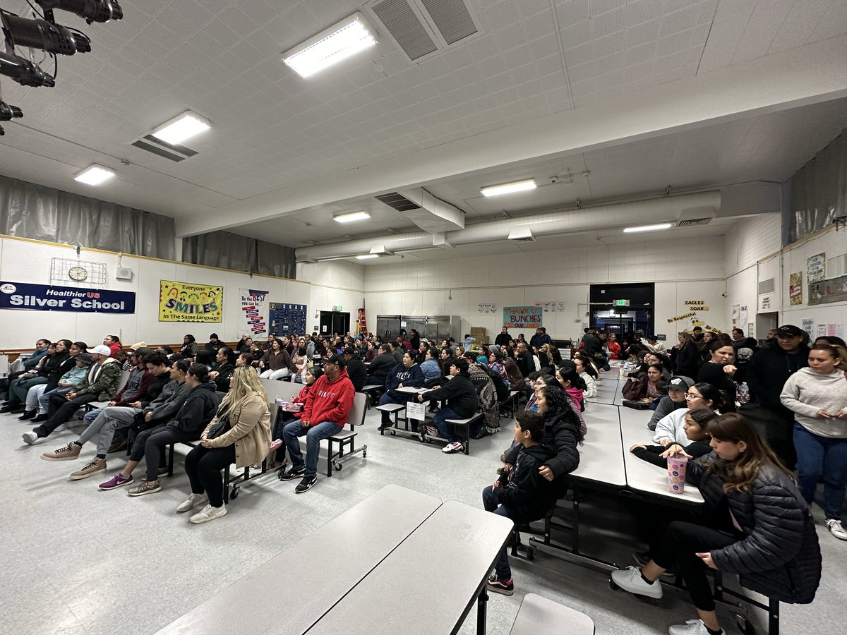MadisonTRUSD's tweet photo. Great turnout at our Dual language informational meeting @TwinRiversUSD https://t.co/yJc3AtQGyE