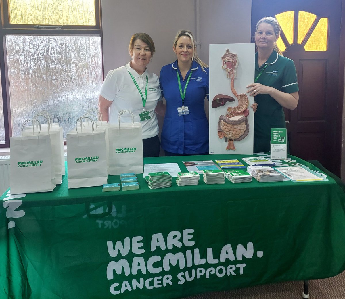 Thank you to the ladies at the Madina Mosque. It was a lovely opportunity for the Colorectal team to share their knowledge on bowel cancer screening, signs, and symptoms with the local community. We are looking forward to joining you again. @LancsHospitals @macmillancancer