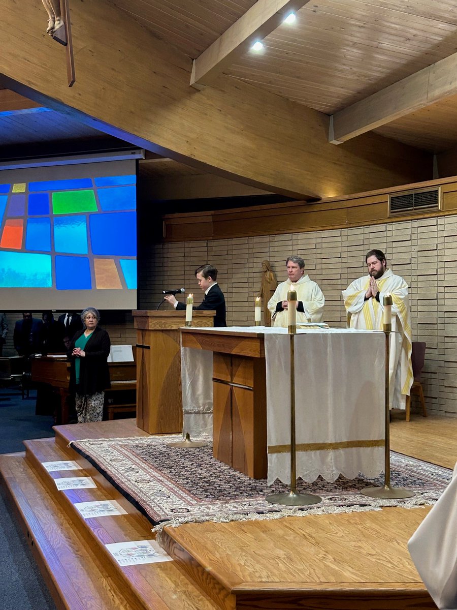 SJJAcademy04's tweet photo. 8th Grader, Luke Uecker did an excellent job reading the petitions at our all school Mass yesterday! https://t.co/EkOdl7Px50