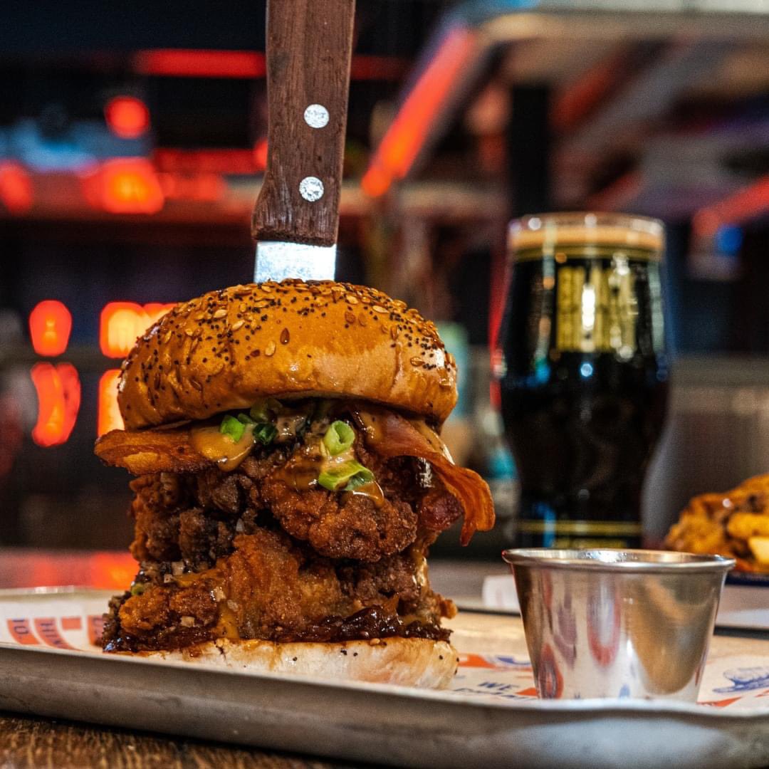 🍔 THE BALMORAL BURGER: Buttermilk fried chicken, haggis, crispy bacon, onion chutney &amp; peppercorn sauce