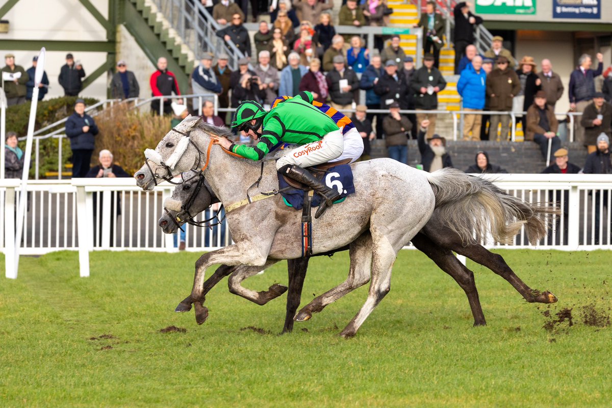 RACE 3 RESULT- Golwg Gwendraeth, This Way To Wonderful Handicap Hurdle (Class 4) 🥇Bobo Mac 13/2 🥈Tune In A Box Evs 🥉Balkardy 4/1 Jockey: @quinn_caoilin Trainer: Tom Symonds Owners: C & M Baker, K Ibberson, H Pearman