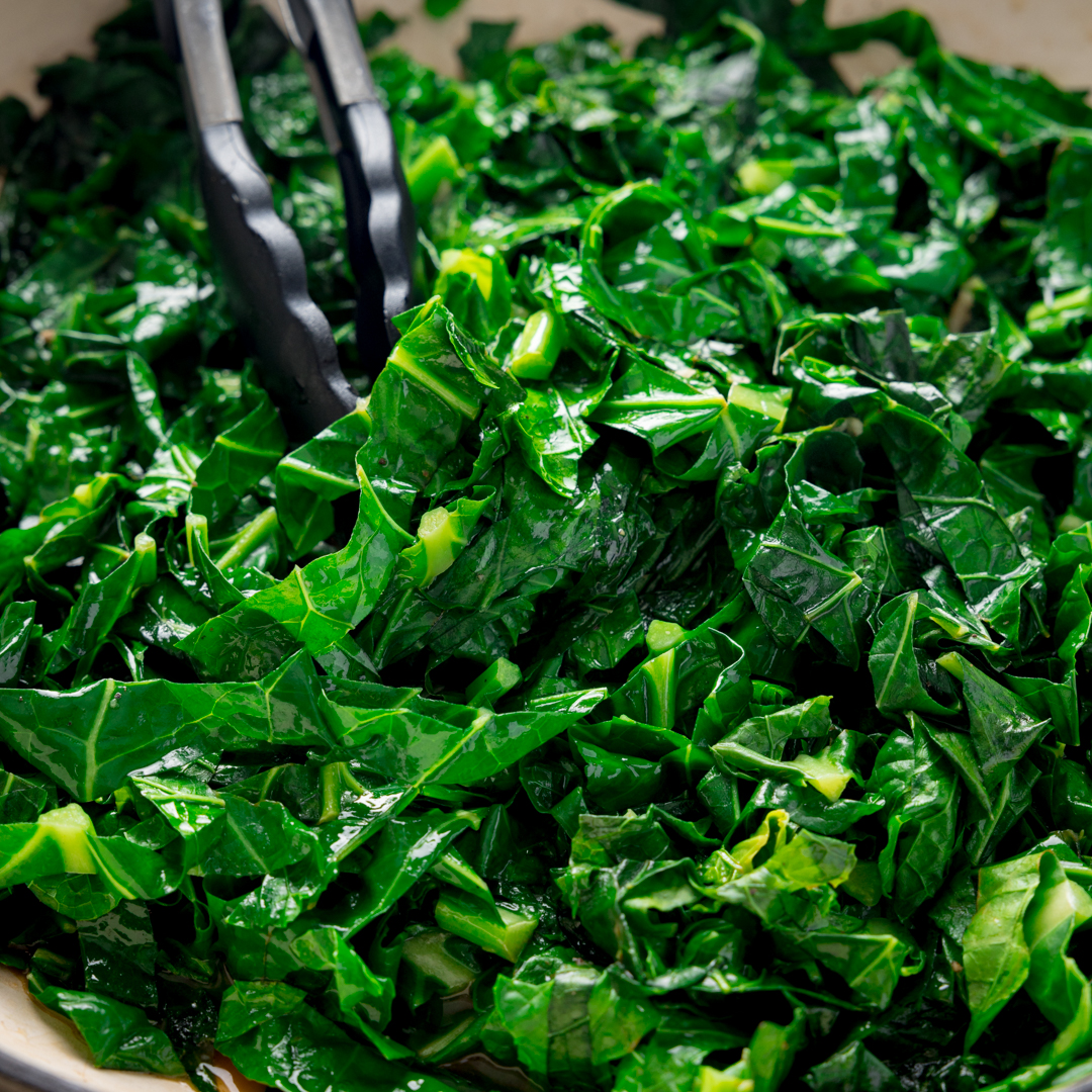 KitchenSanc2ary's tweet photo. This is my recipe for tender, flavourful &amp; easy spring greens - also known as collard greens in the US. 
They're cooked with a little stock, garlic and butter. 
A one-pan side dish, ready in less than 10 minutes.
https://t.co/nMIiD39yOj⁠
#KitchenSanctuary #springgreens #cabbage https://t.co/GbQfe5ljOE