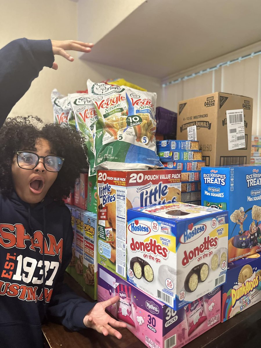 LittleMissFlint's tweet photo. Time for a snack restock for #OpSnack. We feed an average of 30 local kids every day between snack bags and meal bags. We haven't done a full restock since October. #FlintKids #TeamMari
https://t.co/AxPYh8kIqL
You can also donate via https://t.co/ejYlSltdFP
or cash app $LittleMissFlint