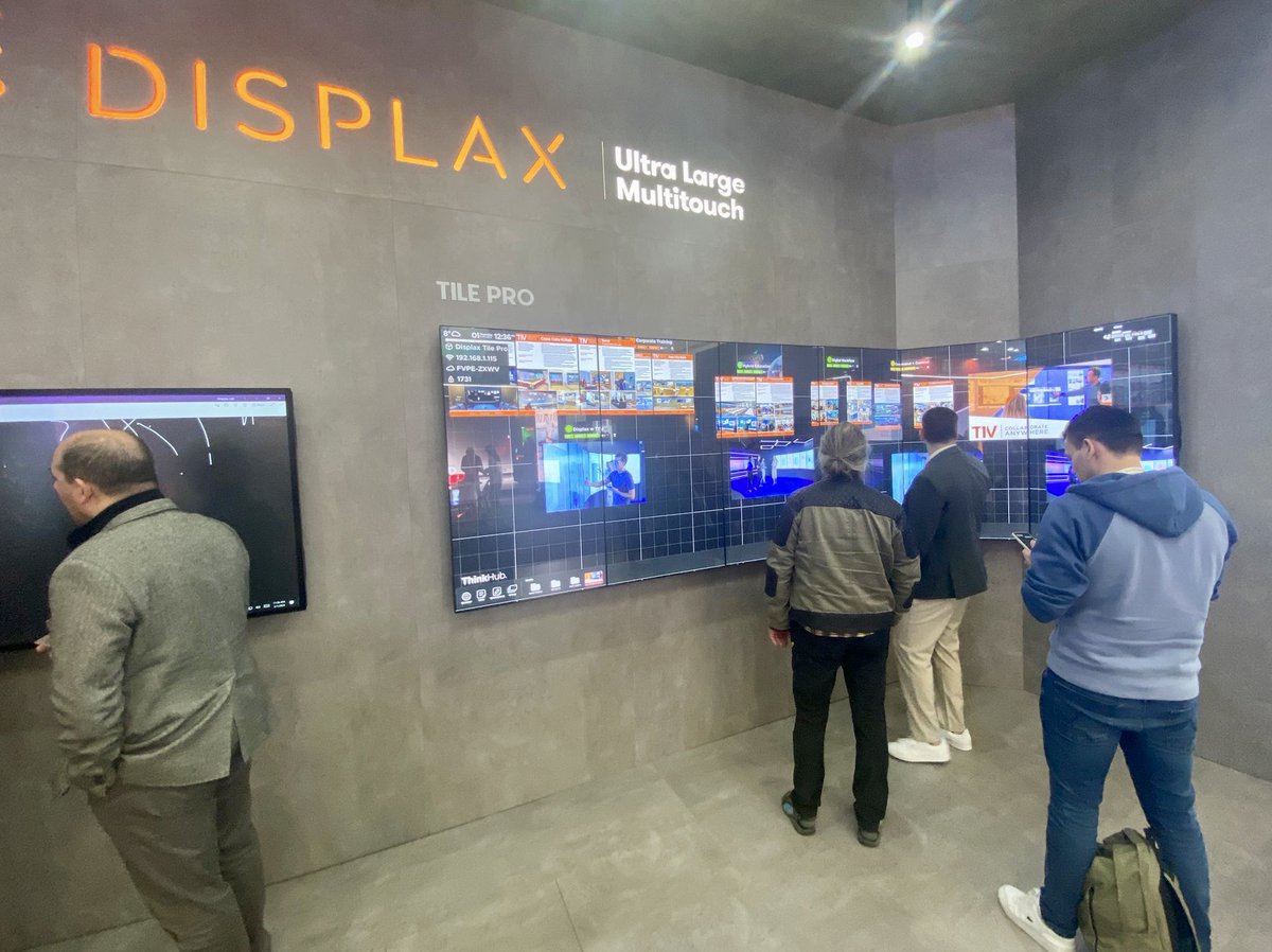 T1Vcollaborate's tweet image. The @displax booth was bumpin&apos; today at @ISE_Show with TONS of visitors collaborating on the #ThinkHub Canvas shown on the Tile Pro curved interactive wall. Perfect for #experiencecenters, #commandandcontrol rooms, #exectivebriefing spaces, and more! 🌟 #ise2024 #avtweeps #tech