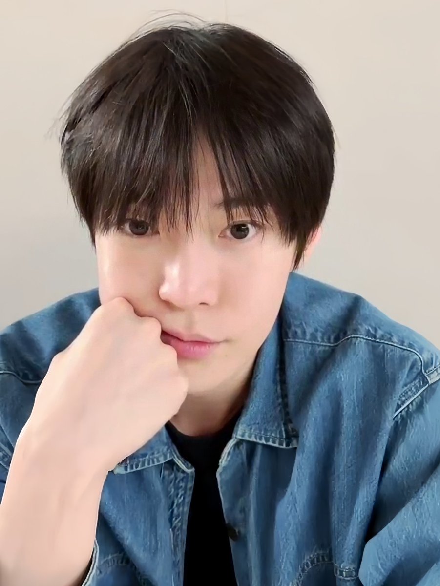 kim doyoung cakep banget 😭