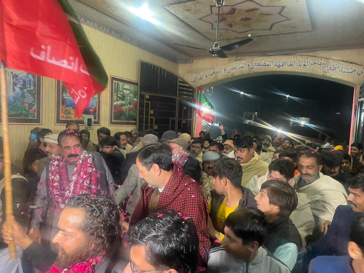 PTIHFDofficial's tweet photo. الیکشن کمپین 2024 #NA67 #PP37
سابق ایم این اے چوہدری مہدی حسن بھٹی کی یونین کونسل پیرے دا کوٹ کلیانوالہ چوہدری منظور چٹھہ کے پاس آمد اہلیانِ گاؤں کی جانب سے پرتپاک استقبال مکمل ووٹ سپورٹ حمایت کا اعلان انشاءاللہ MPA پی پی 37 چوہدری اسد اللہ آرائیں بھی ہمراہ۔ https://t.co/eBa0F3Igeq
