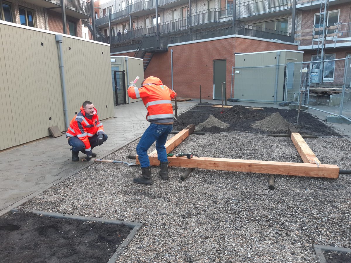 Terugblik op een geweldige BBL-dag in Almere! Vorige week dompelden onze enthousiaste leerlingen zich onder in het thema 'aanleg' tijdens een inspirerende dag in Almere Poort. Een dag vol nieuwe inzichten en ervaringen! #BBLdag #GroeneVingers #AlmerePoort #sightlandscaping