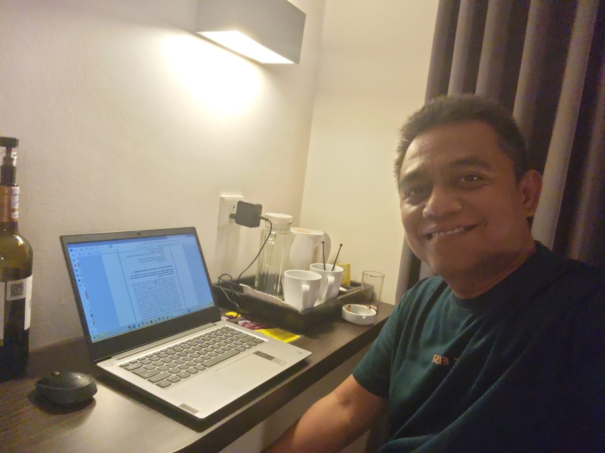 Keep working. Kalau urusan copras capres, ya #GanjarMahfud2024 aja.
🤟🏽🤟🏽🤟🏽