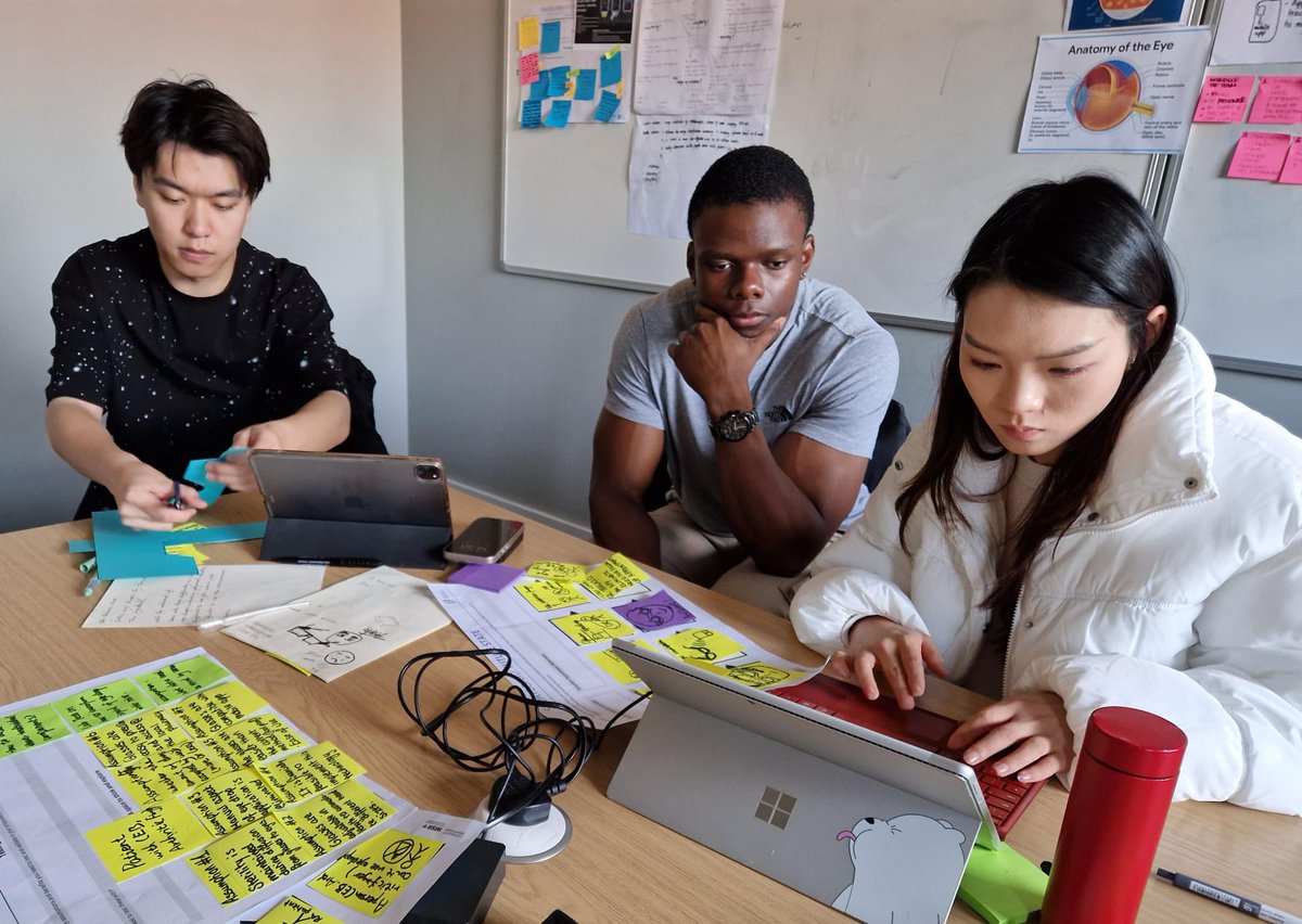 Day 2 Ideation Bootcamp with the <a href="/BioInnovate_UoB/">UoB Biomedical Innovation</a> MSc Teams. Lots of #DesignThinking on how to address their prioritised Needs. <a href="/SMQB_UoB/">Systems Modelling & Quantitative Biomedicine</a> @IMSR_UoB <a href="/unibirmingham/">Uni of Birmingham</a> #medtech #needsledinnovation