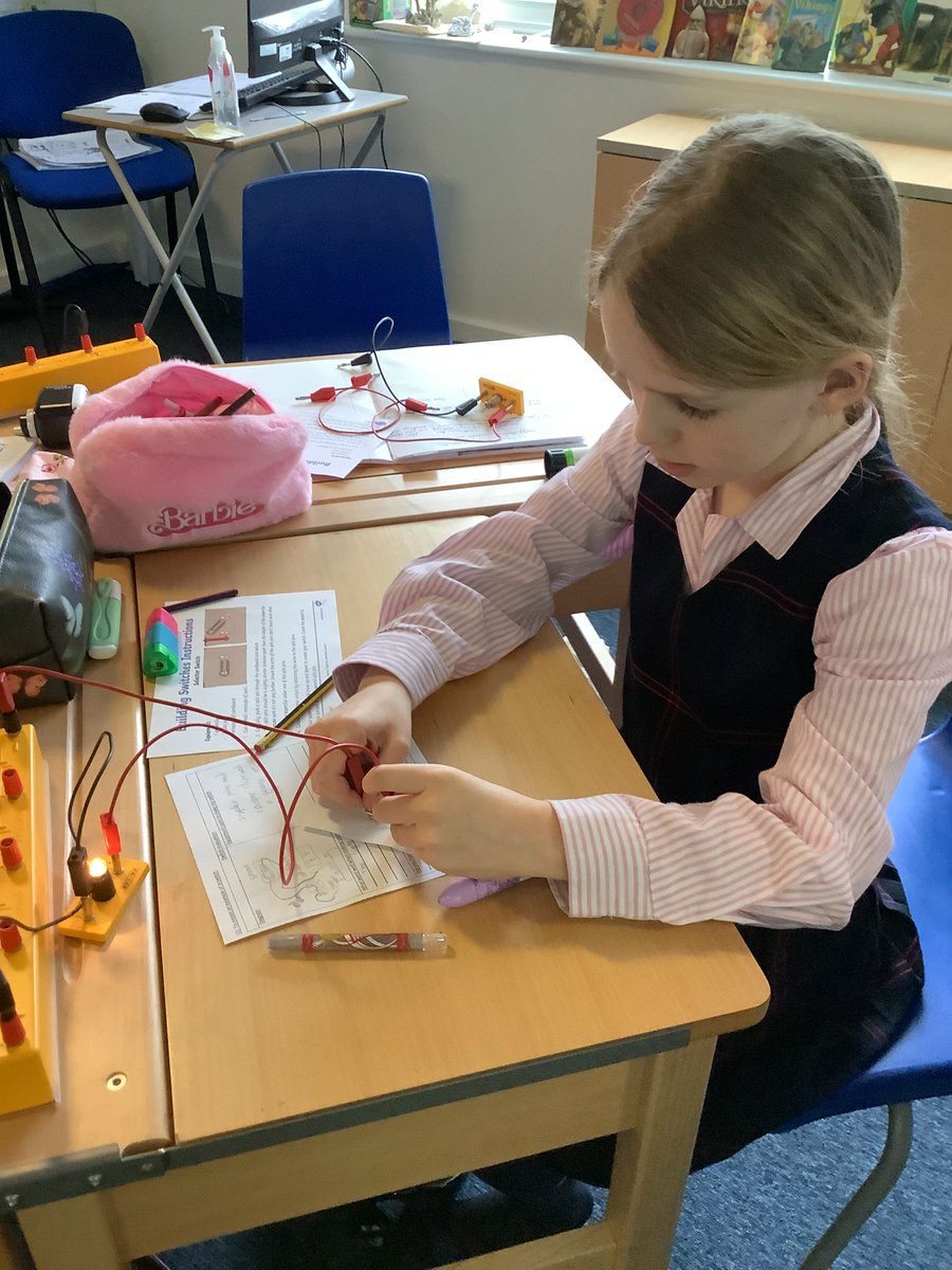 PrepTeresas's tweet photo. Year 4 enjoyed working with electronics in their science lesson! https://t.co/gY1131wDLf