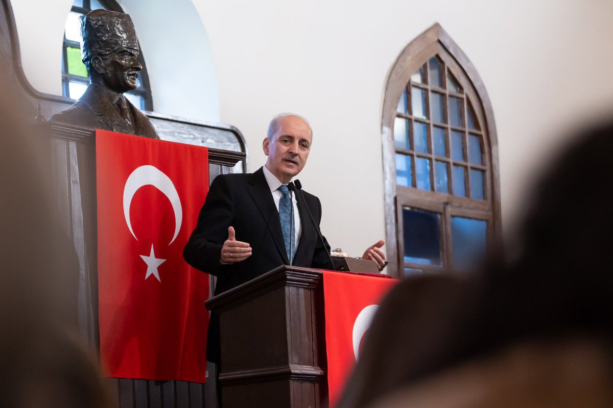 OA_BAK's tweet photo. Diplomat Akademi Kampı'mızın kapanış dersini Birinci Meclis’te gerçekleştirdik.

Türkiye’nın dört bir yanından kampımıza katılan öğrenci kardeşlerimize ve onlara değerli bilgilerini aktaran TBMM Başkanımız Sayın @NumanKurtulmus'a teşekkür ediyorum. #GSBYurtlarıKampta https://t.co/IUwNj2usoZ