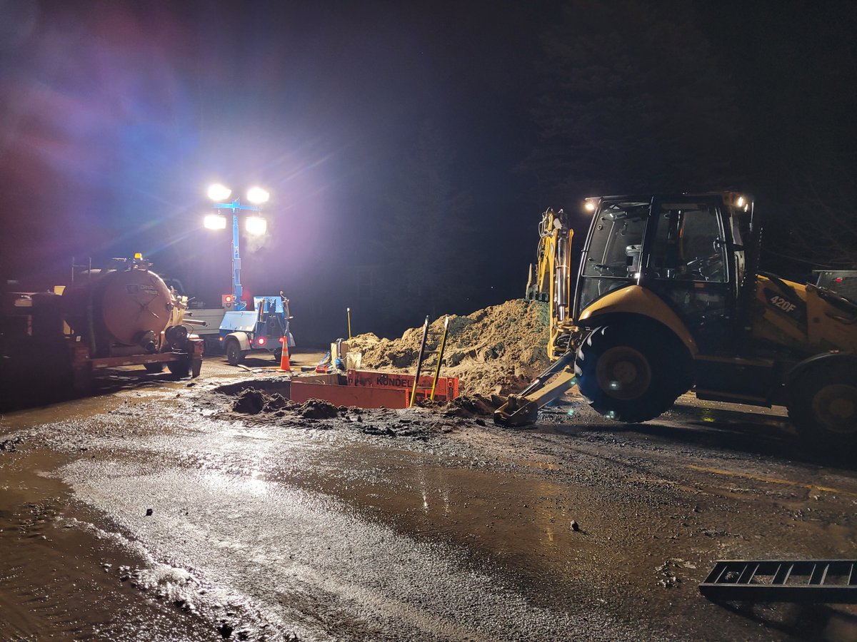MnPrincetonUtil's tweet photo. Last night there was a water main break on 7th Avenue. The call came in around 8:30pm and, while we were all sleeping, PPU staff worked through the night to fix it l. They finished around 4:30am. Thank you water department! We are lucky to have such a great and dedicated crew. https://t.co/Ltw4TvpWLm