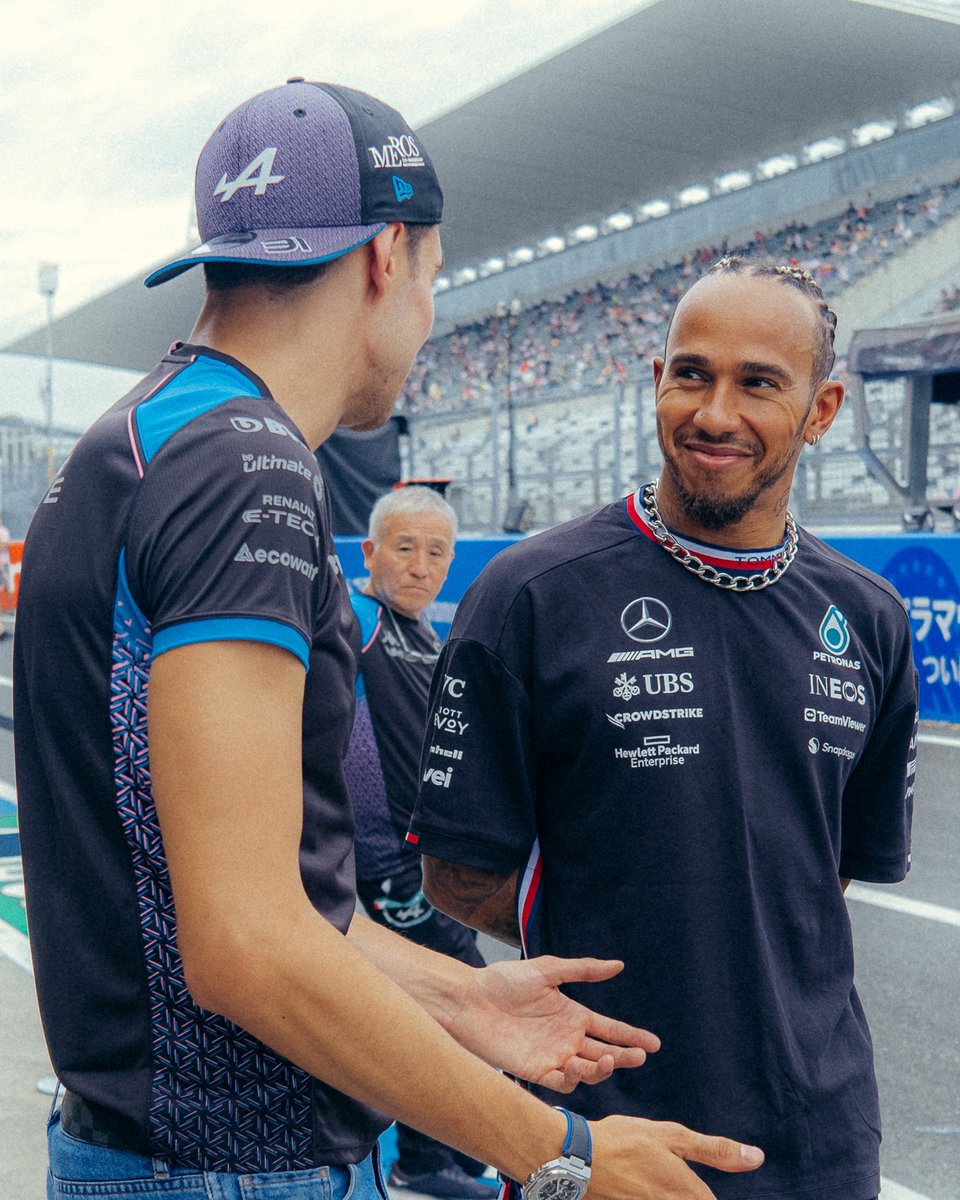 AlpineF1Team's tweet photo. Find someone who looks at our drivers like Lewis does 😏 https://t.co/TUEaD9Yz88