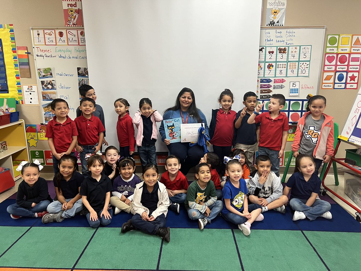 acervantesZoe's tweet photo. My kids were beyond excited to listen to our favorite Pete The Cat story being read during #WorldReadAloudDay   Thank you Mrs. Benavidez!! ❤️  @DRE_Hurricanes https://t.co/DI72uAuoyv