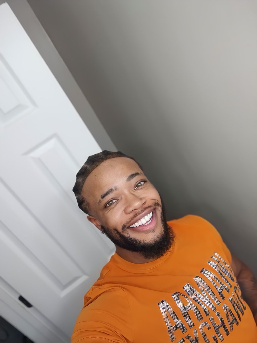 BluSonai0's tweet photo. Before | After 🥷🏽

#Transman https://t.co/6Y6OeKGBpf