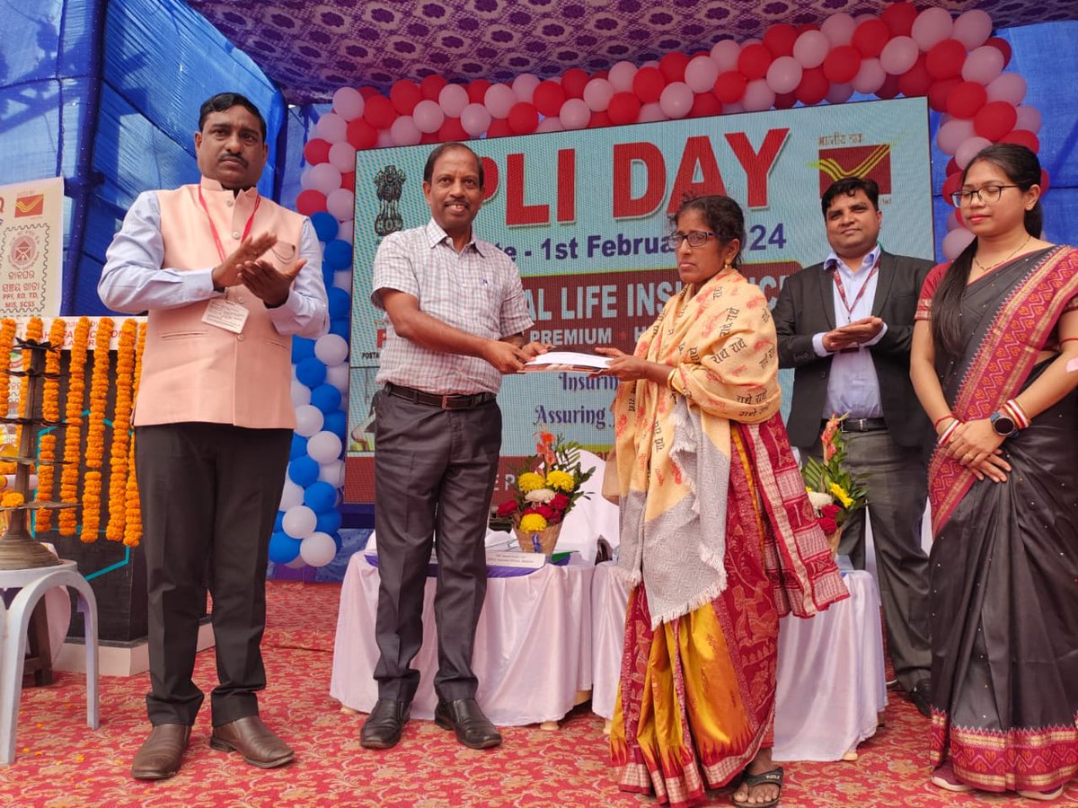 CPMG_Odisha's tweet photo. Balasore Division Celebrating Postal Life Insurance #PLI Day as well as Foundation Day. Dy. Divisional Manager (PLI), Odisha Circle graced the occasion & also handed over policy document to the insurants.
#ThinkInsuranceThinkPLI
#PLIDay
#IndiaPost https://t.co/duM6HLFHDO