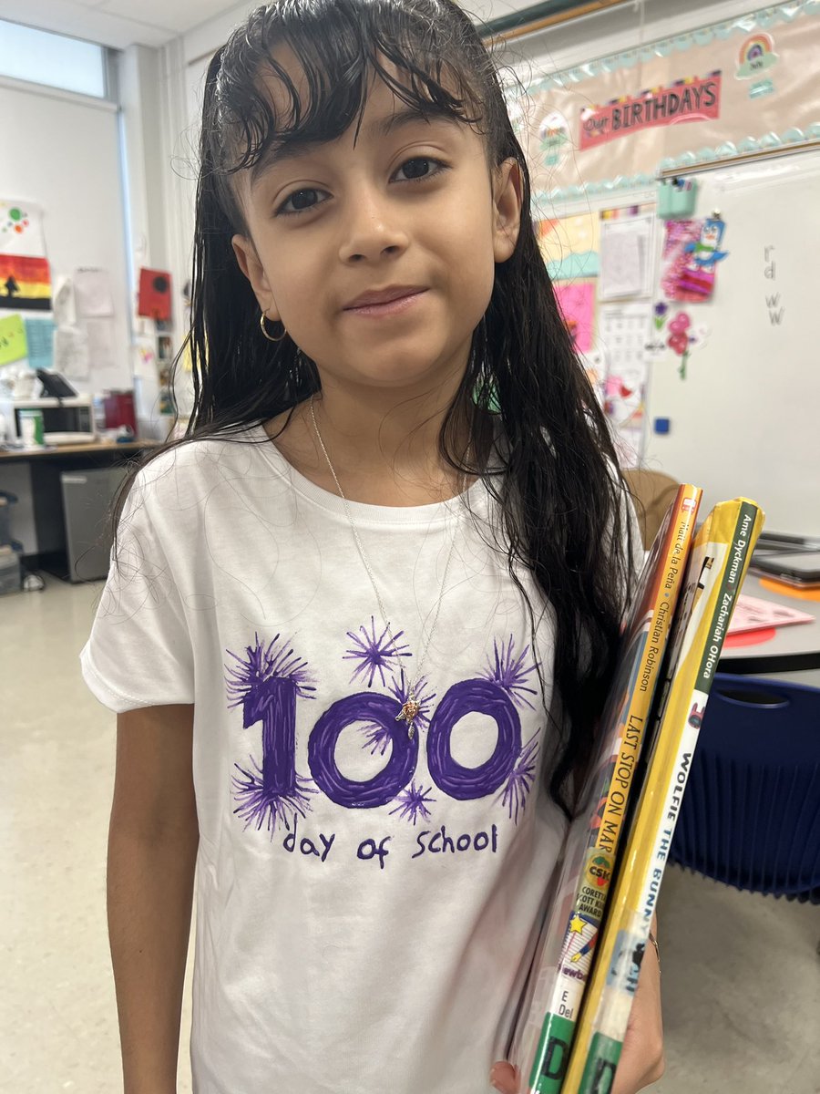 Our Hawks are soaring into the 100th day of school! <a href="/JCPSKY/">JCPS</a> <a href="/JCPSAsstSuptES/">Dr. LaMesa Marks-Johns</a>