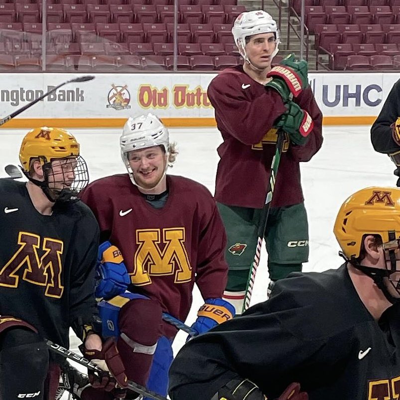 These are always cool! Casey Mittelstadt and Vinni Lettieri went home to Minnesota for #NHLAllStar break. Visited their Alma Mater, and took in a practice with the Gophers.

📸:@GopherHockey | #PrideOnIce