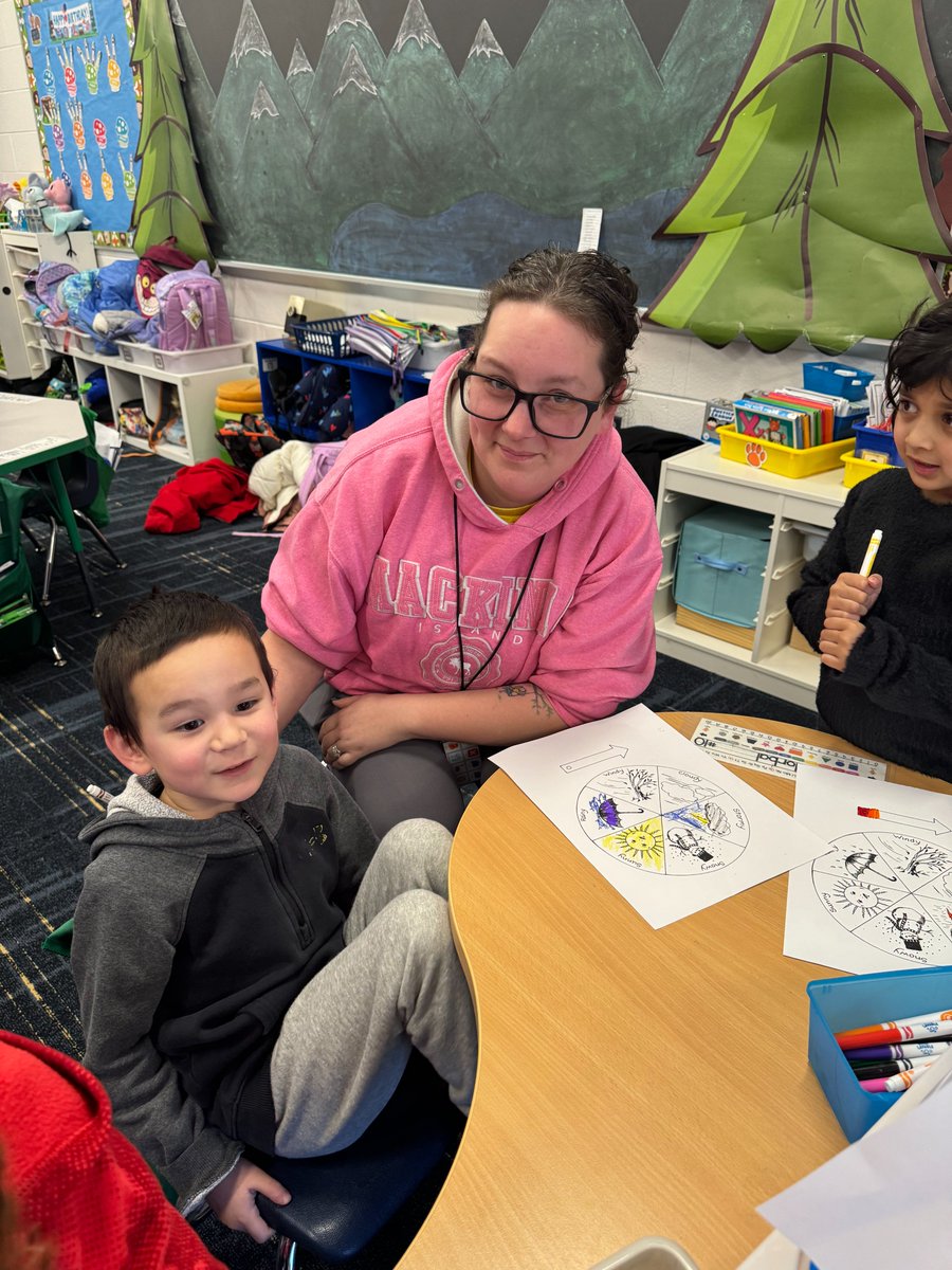 Kenyatta2Hughes's tweet photo. Kindergarten STEM Day at PR! #PRpride #SAScompass https://t.co/0FRWFcEwlm