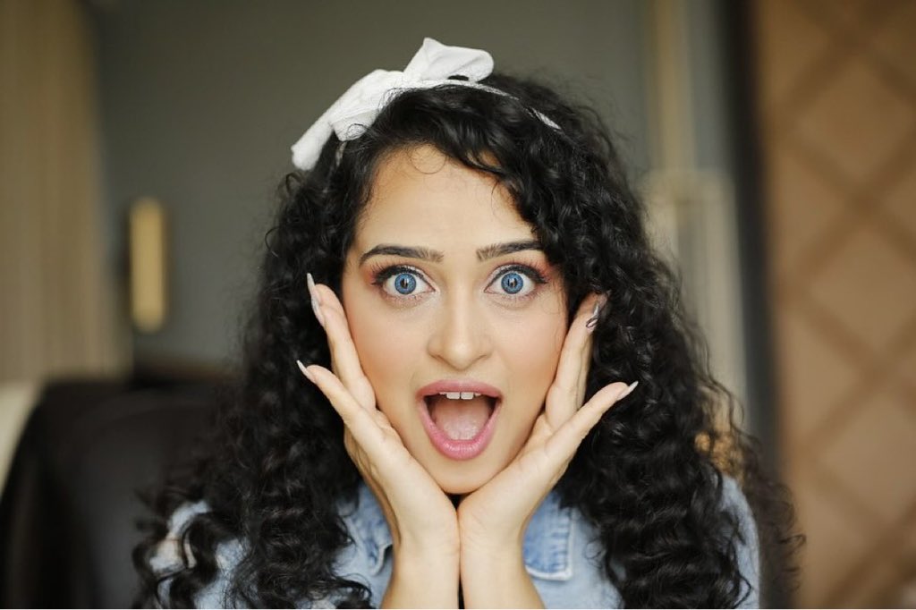 GFQti0_XIAAYZpU?format=jpg&name=medium