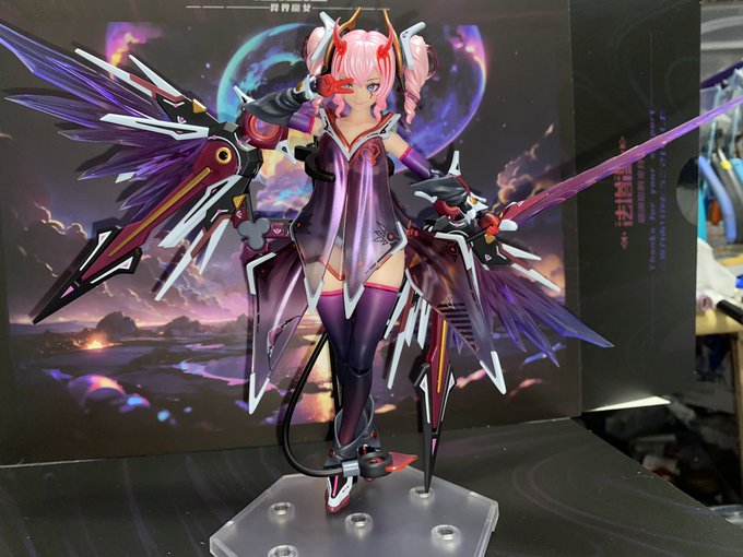 中華可動フィギャーで、美プラっぽい遊び出来そうなので買ったやつ
ウイング部がフリーダムみたいな展開遊びできて楽しい
シースルー部分脱着とか出来たら良かったな 