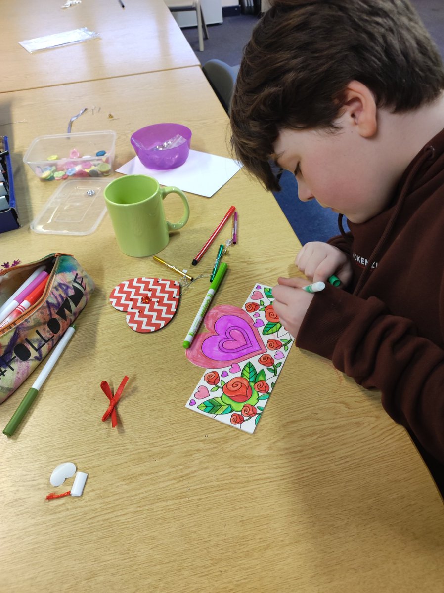 MiniExplorersPD's tweet image. All about ♥️ today. Our #youngcarers group enjoyed crafting ♥️ mobiles and mindfulness colouring cards 🌈 #selfcare #wellbeing #peertopeersupport @PDCSPrimary @actnforchildren