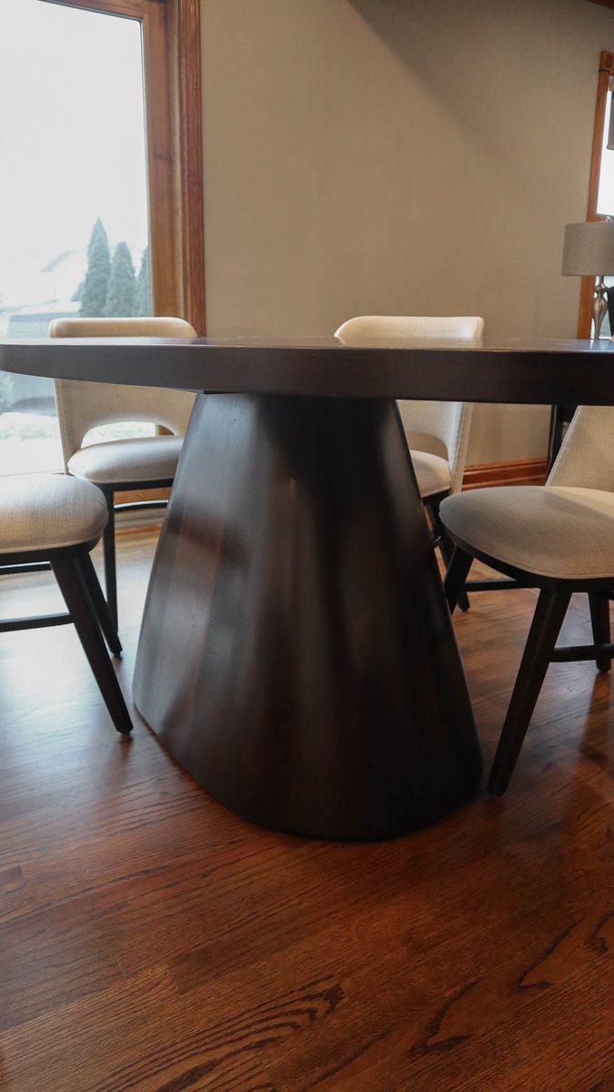 HandmadeTables's tweet image. A solid block base made entirely out of hickory. You can imagine the weight of it!

#blockbase #ovalbase #ovalblockbase #huickorybase #hickorytable #hickorychairs #vinsonchairs