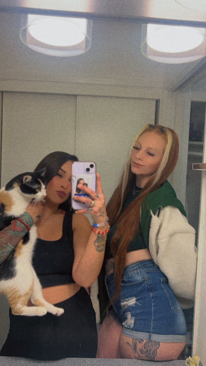 trappppsoullll's tweet photo. pls go and follow @sinkira_bby <3 her old account is shadow banned or wuteva but this is my bestie for over 10+ years hehehe 🥹 love u bye https://t.co/tU2E5CuVLH