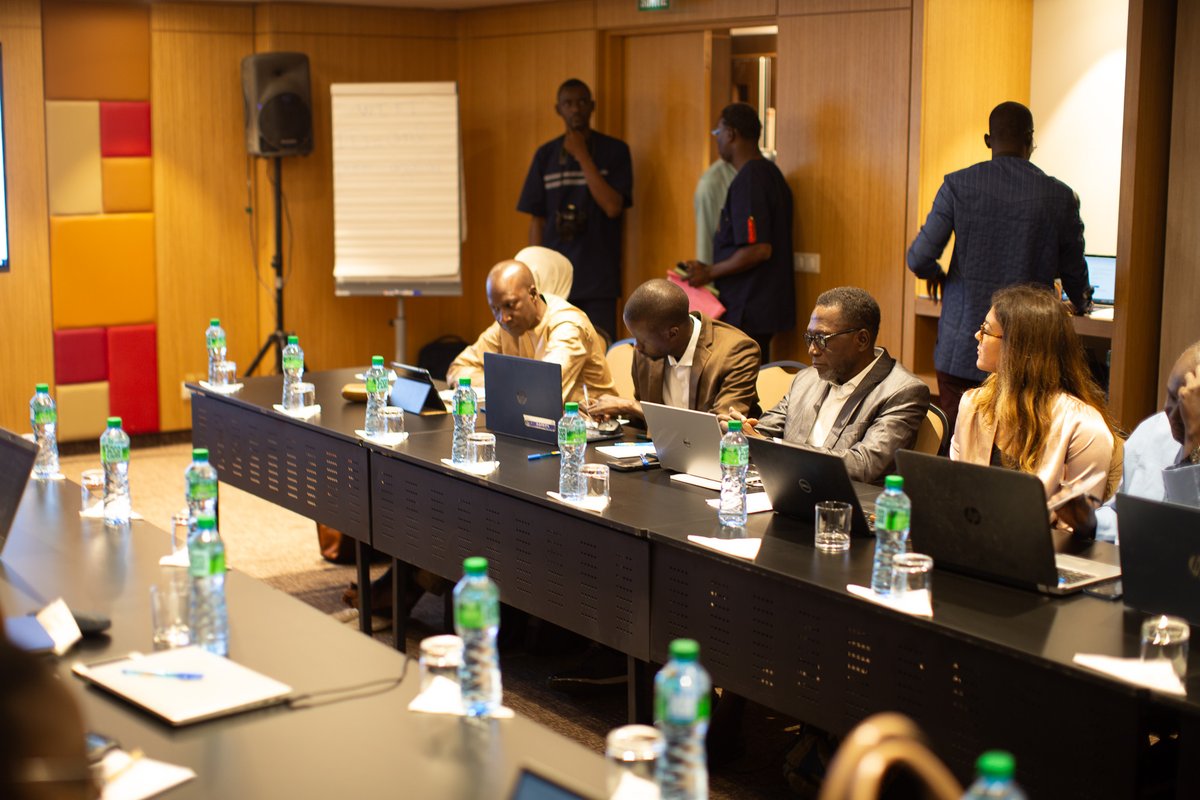 WacaSenegal's tweet photo. Le Sénégal va bientôt se doter d’un Observatoire National du Littoral. Le lancement a été fait,  ce 01 fev en présence de tous les acteurs du littoral. Cette initiative de #WacaSénégal va également permettre de renforcer le SAP de #ANACIM et d’opérationnaliser le SIG de la #DEEC https://t.co/Ul5D5ycX1J